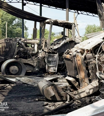 Вночі рашисти знищили техніку сільгосппідприємства на Сумщині