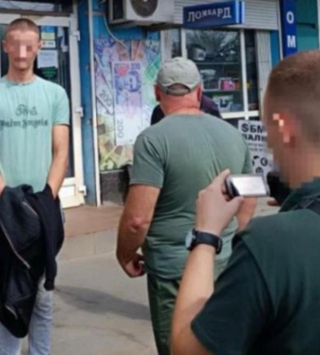 В Черкасской области посадили в тюрьму мужчину, который поджег авто военнослужащего ВСУ