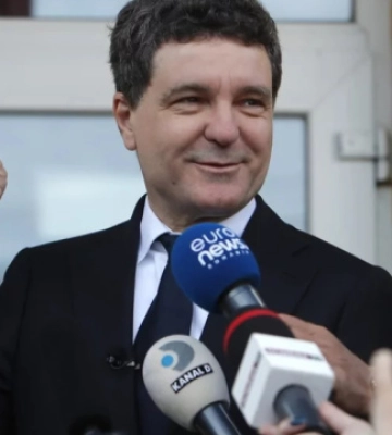 Новообраний президент Румунії вперше відвідає Україну