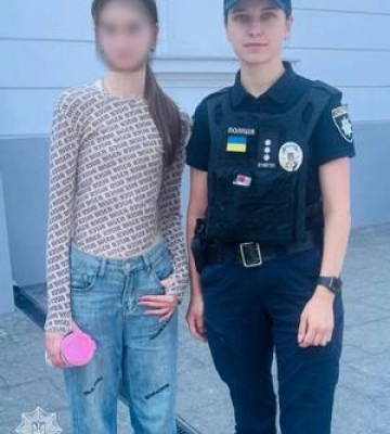 У Мукачеві патрульні оперативно розшукали дівчинку, яка втекла з дому