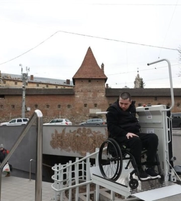 У Львові облаштовують перший безбар’єрний маршрут: з’єднає два райони і медичні центри
