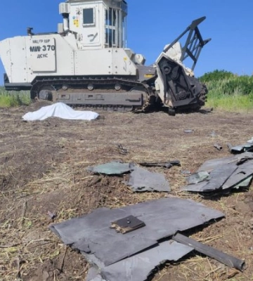 Внаслідок атаки ворожого БпЛА під час розмінування на Харківщині 1 сапер загинув, ще 2 поранені - ДСНС