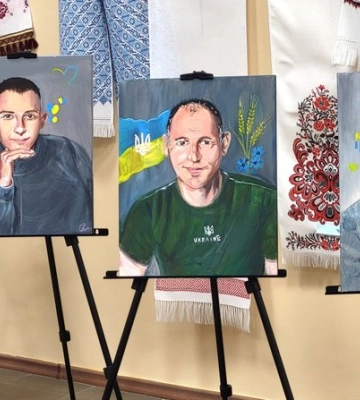 Унікальний проєкт: юні волинські художники створили портрети Захисників