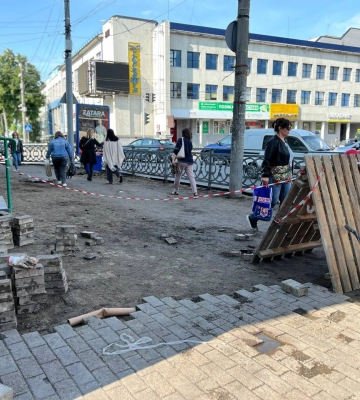 На Чорновола в Рівному вкладають бруківку