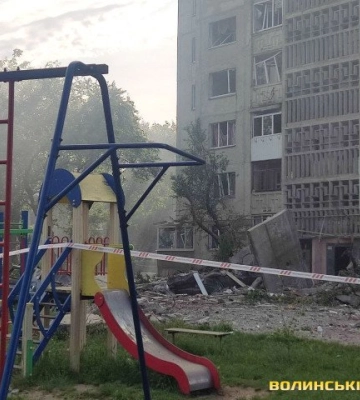 Під уламками панельного будинку у Луцьку можуть бути люди