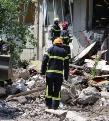У Луцьку з-під завалів багатоповерхівки деблокували тіло чоловіка, кількість постраждалих зросла до 27