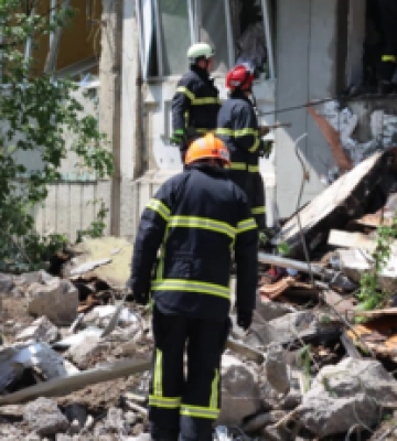 Удар по многоэтажке в Луцке: спасатели деблокировали тело погибшего