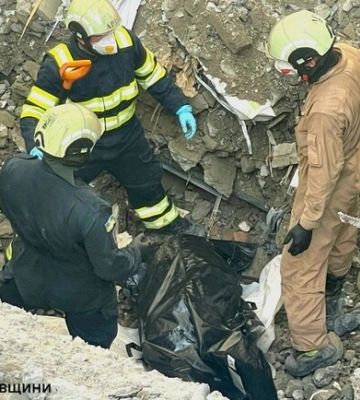 Подвал не помог: из-под завалов предприятия в Киевском районе деблокировали уже трех погибших Подвал не помог: из-под завалов предприятия в Киевском районе деблокировали уже трех погибших