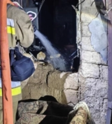 У Миколаївському районі через ворожу атаку виникла пожежа будинку