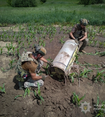 Вибухотехніки поліції Сумщини знешкодили ворожу ракету, що не вибухнула