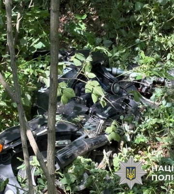 На Київщині мотоцикл внаслідок ДТП потрапив у кювет, а його кермувальник до лікарні