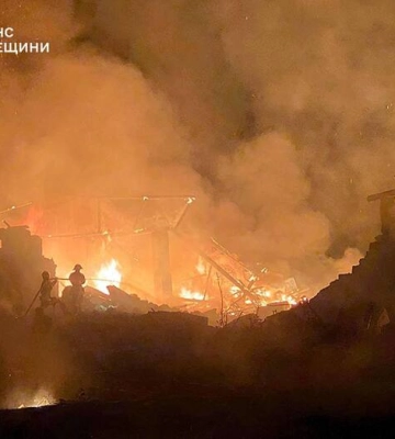 Російські безпілотники зруйнували склади з очеретом на півдні Одещини (, )