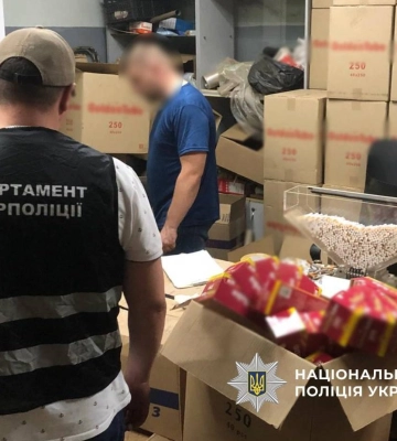 На Харківщині викрили підпільне виробництво сигарет 