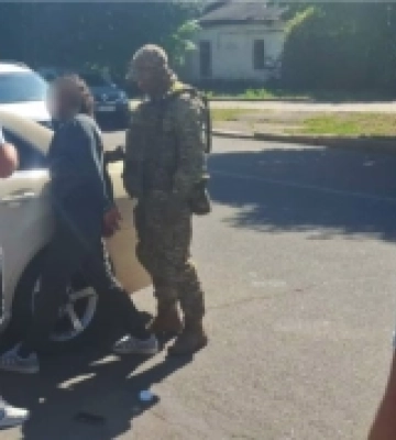 Погрожував вбивством: у Миколаєві затримали підозрюваного, який вимагав неіснуючий борг