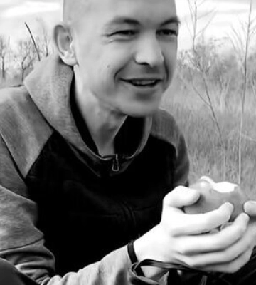 "Рік мріяв про яблуко": помер військовий Дмитро Шаповалов, який два роки тому повернувся з полону