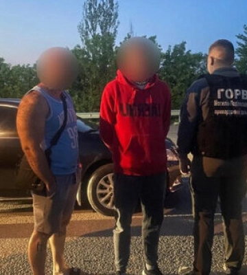 Спрятался в багажнике автомобиля для побега за границу: на Виннитчине задержан мужчина, - ГПСУ. ФОТО