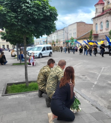 В останню путь на Рівненщині проведуть ще одного захисника