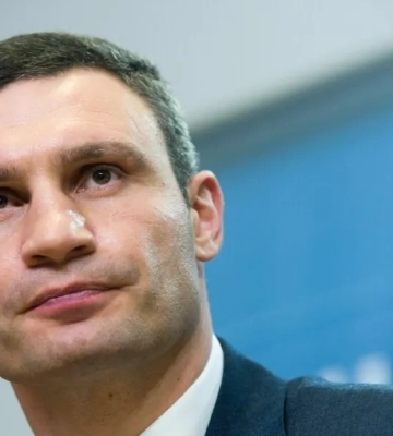 Кличко доручив розглянути петицію про звільнення його заступників за свято у День жалоби
