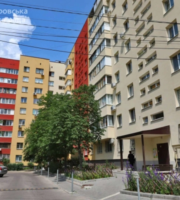 «Ми чекали та сподівалися на цей ремонт». Що кажуть містян про енергоефективну програму утеплення багатоповерхівок у Дніпрі