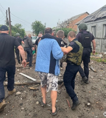 Авиаудар по Золочеву на Харьковщине — пятеро пострадавших, среди них ребенок Авиаудар по Золочеву на Харьковщине — пятеро пострадавших, среди них ребенок