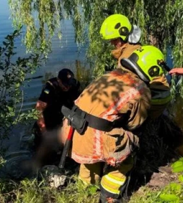 На Кіровоградщині жінка втопилась у ставку: тіло виявили місцеві жителі