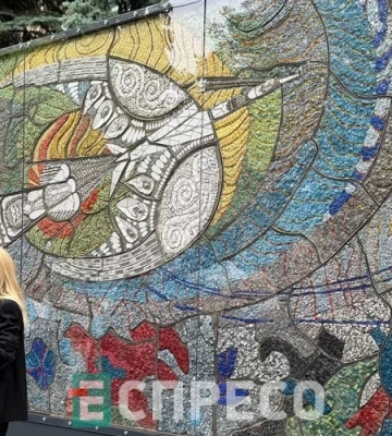 У Києві відтворили мозаїку Алли Горської &quot;Боривітер&quot;, яку росіяни зруйнували в Маріуполі