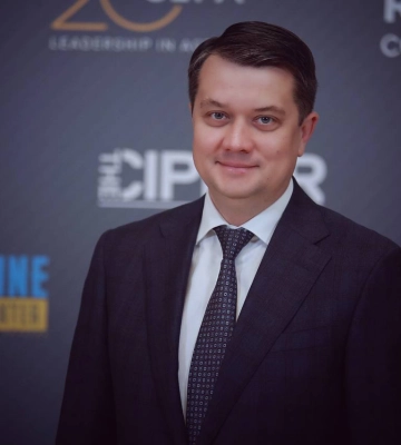 Разумков ініціює відставку Уряду: “Якщо вони залишаться — ми втратимо все” Разумков ініціює відставку Уряду: “Якщо вони залишаться — ми втратимо все”