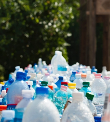 Из пластиковых бутылок добыли водород: помогла солнечная энергия