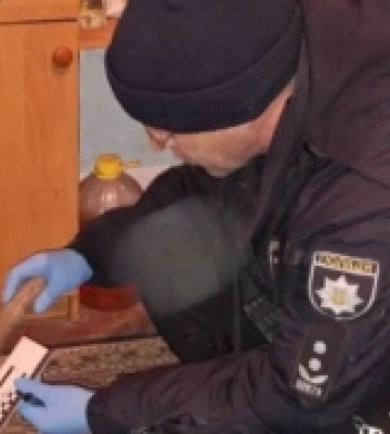 Побили та пограбували прикутого до ліжка односельця: у Білгород-Дністровському районі судитимуть чоловіка та його неповнолітнього племінника