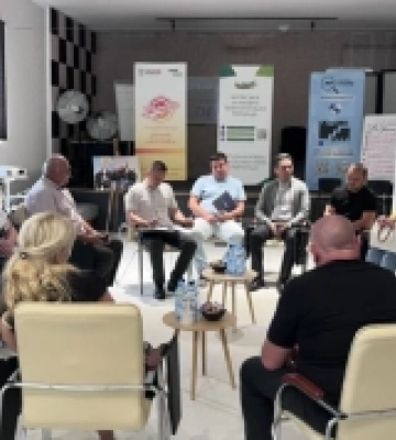 Представники п’яти громад Берегівщини обговорили розвиток із експертами U-LEAD