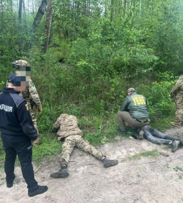 За кордон за 14 000 доларів: на Рівненщині затримали чергових «переправників»