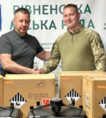 Рівненська громада передала військовим дрони та зарядні станції