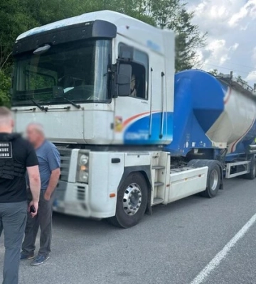 До ЄС за $12 тис. Поліція викрила киянина, який організував чергову схему для ухилянтів До ЄС за $12 тис. Поліція викрила киянина, який організував чергову схему для ухилянтів