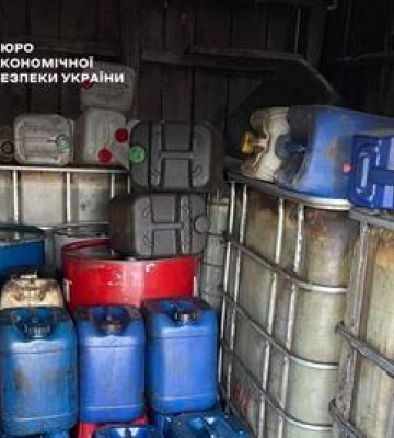 У справі БЕБ про незаконний продаж пального на Полтавщині суд оштрафував трьох чоловіків У справі БЕБ про незаконний продаж пального на Полтавщині суд оштрафував трьох чоловіків
