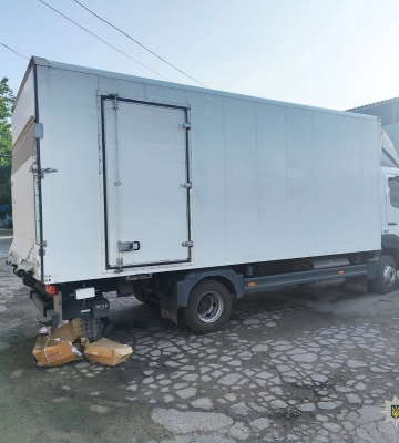 У Миколаєві на авторинку вантажівка збила людину на смерть, - поліція