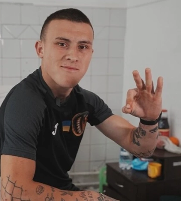 Співав гімн під завалами. Журналісти розповіли історію 21-річного харківʼянина