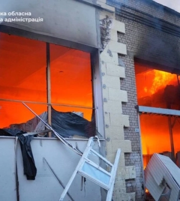 Запоріжжя. З'явились кадри наслідків ворожого обстрілу