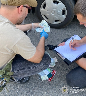 У Миколаєві одного зухвалого вимагача затримано, іншого оголошено в розшук, - поліція