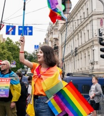 В Киеве состоялся «Марш равенства», неподалеку – протест «За традиционные ценности»: фоторепортаж В Киеве состоялся «Марш равенства», неподалеку – протест «За традиционные ценности»: фоторепортаж