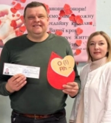 Поліцейські Рівненщини стали почесними донорами: понад 500 донацій та 230 літрів крові