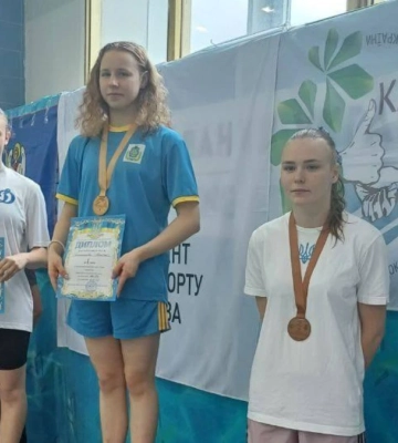 Херсонська спортсменка здобула чотири нагороди на чемпіонаті з плавання Херсонська спортсменка здобула чотири нагороди на чемпіонаті з плавання