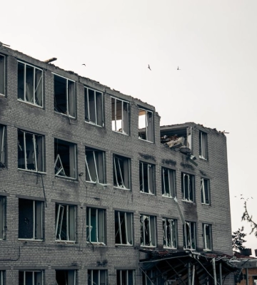 «росіяни викладають фото з наших домівок»: ворог активно наступає на Сумщині. Репортаж із Хотіні (відео)