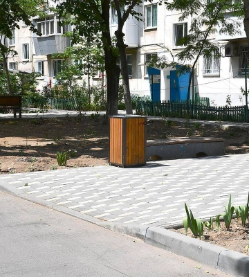 У Лісках відремонтували 19 будинків і облаштували двори — за підтримки Данії та UNOPS