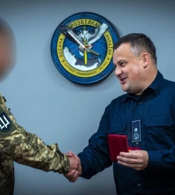 Буданов і військові ГУР отримали нагороди від ДСНС за унікальну рятувальну операцію в Києві Буданов і військові ГУР отримали нагороди від ДСНС за унікальну рятувальну операцію в Києві