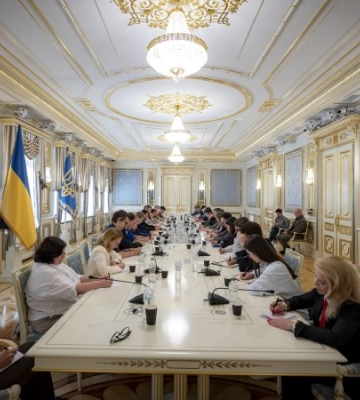Зеленський: Покровськ для росіян залишається стратегічною ціллю, до Сум ворог наближається лише "інформаційно" Зеленський: Покровськ для росіян залишається стратегічною ціллю, до Сум ворог наближається лише "інформаційно"