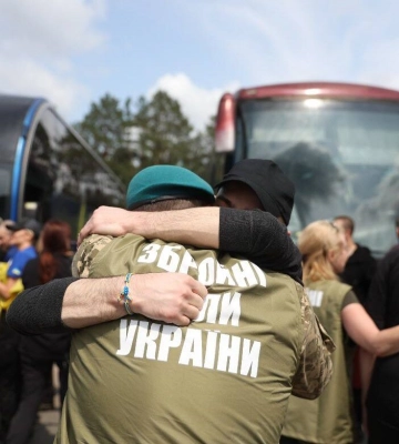 Із російського полону повернулися семеро черкащан Із російського полону повернулися семеро черкащан
