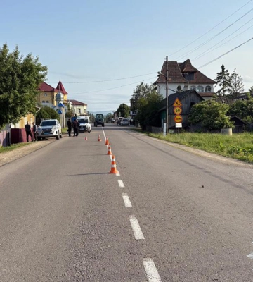 На Буковині літній водій легковика скоїв смертельний наїзд на стареньку жінку