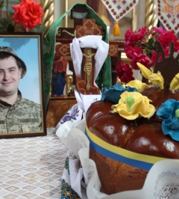 Вічний спочинок: «на щиті» повернувся загиблий Герой Роман Карпюк