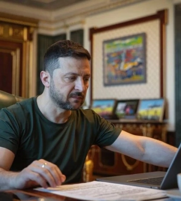 Зеленський заслухав доповідь Сирського