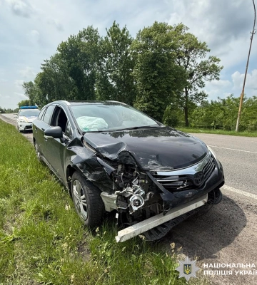 У селі на Львівщині внаслідок ДТП постраждали 57-річні чоловік та жінка